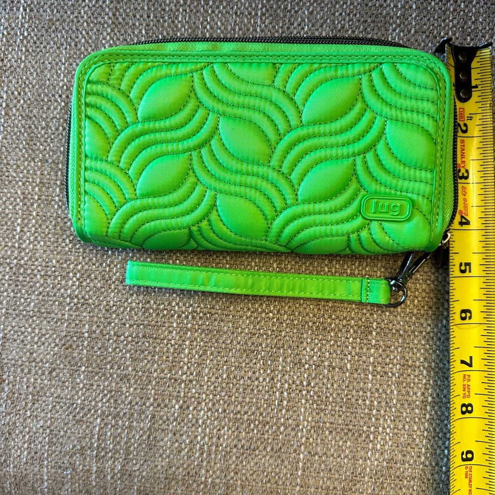 Lug wallet